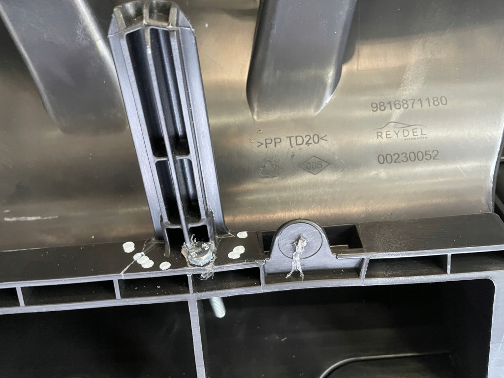 Opel combo 18- приборная панель приборная панель  приборная панель 9816871180 Цена