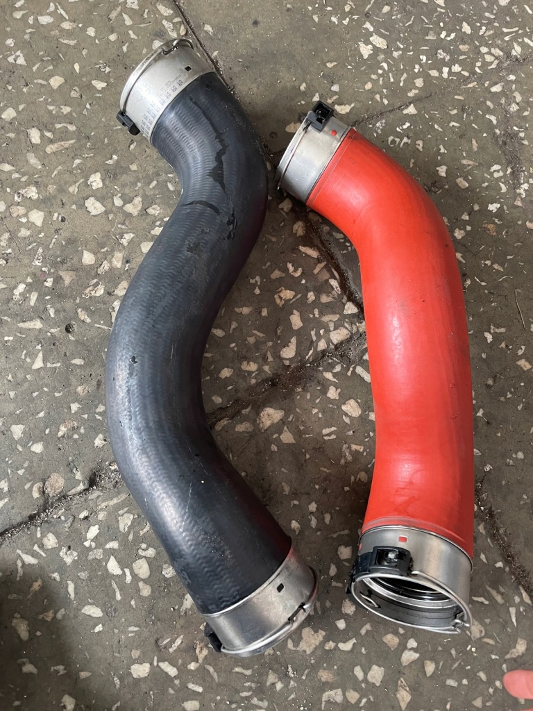 Купити Mercedes c klasa w204 рестайлінг  патрубок шланг труба powiet