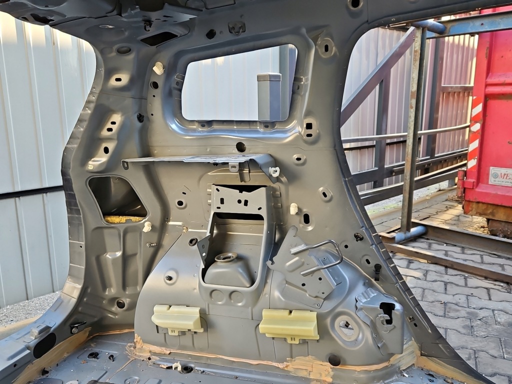 Крыло  задняя левое  renault clio iv 12-19 четверть tekpn универсал в Украине