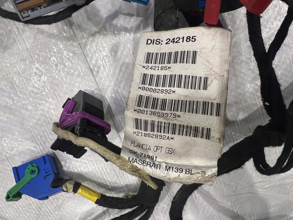 фото №4, Maserati granturismo електропроводка консолі