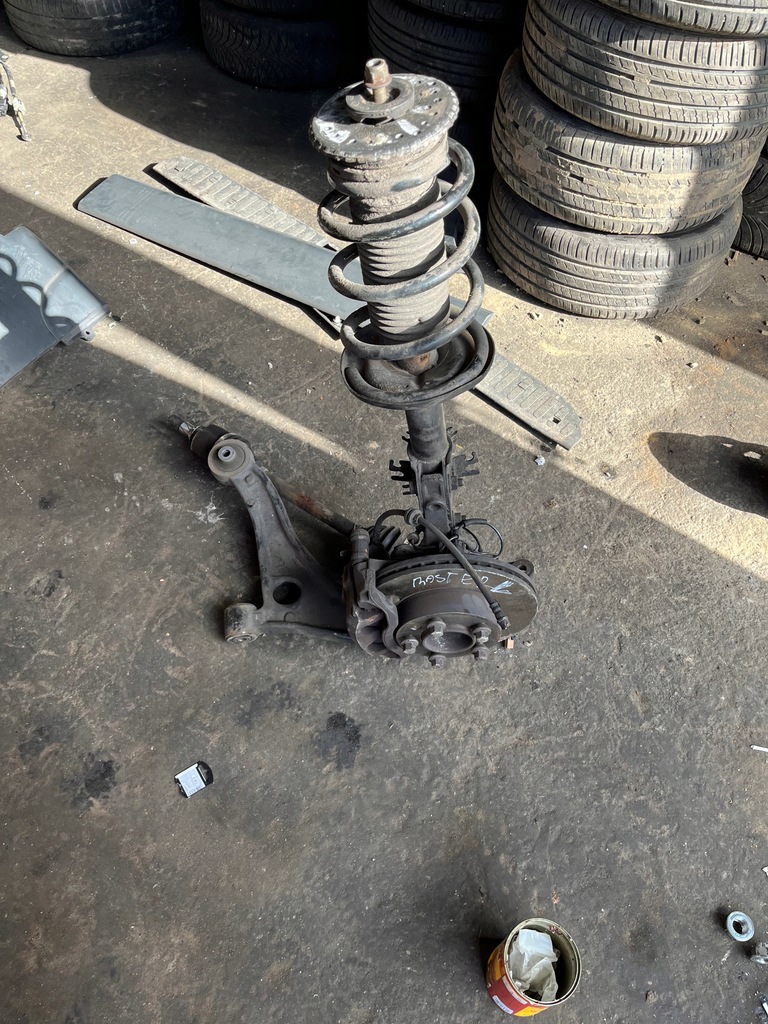 фото №1, Амортизатор лапа поворотный кулак левая master iii