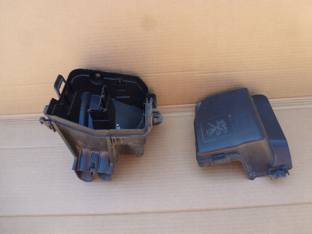 фото №1, Корпус корпус запобіжників dacia sandero ii 2 logan ii 18r