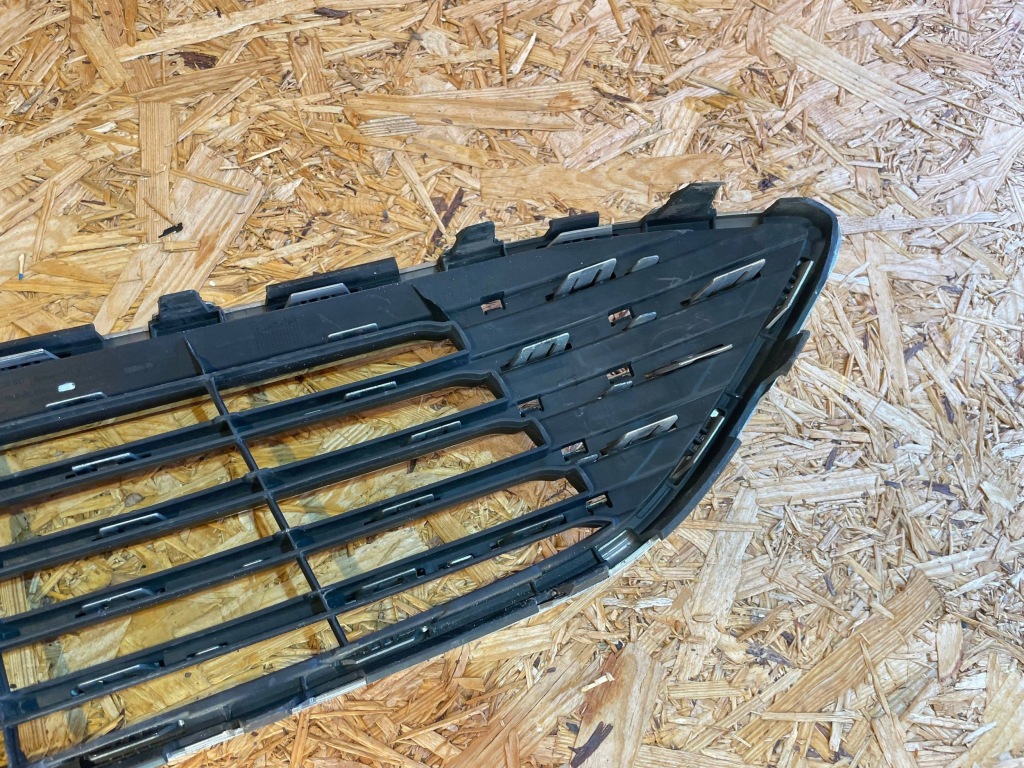 Ford focus mk3 3 рестайлінг  14-19 решітка  решітка радіатора решітка середня бампера перед Київ