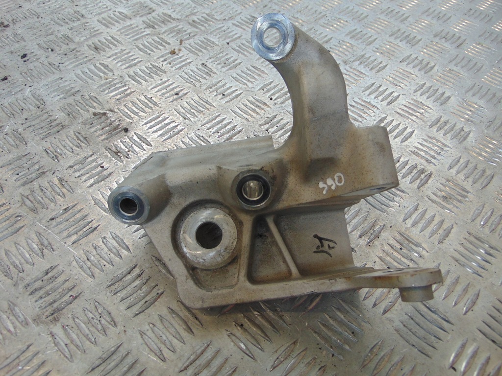 фото №1, Volvo s90 ii кронштейн кронштейн двигателя 16-