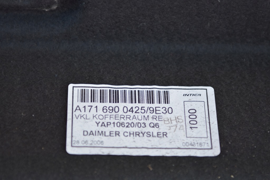 фото №4, Mercedes slk r171 w171 обшивка багажника правий задня