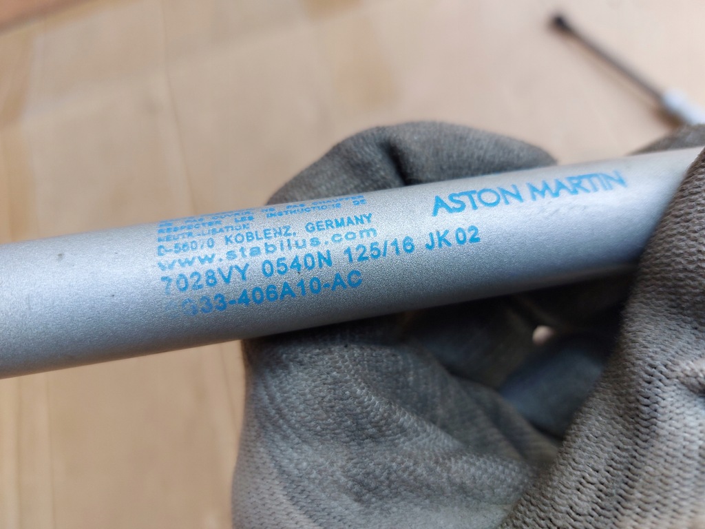 фото №6, Петля кришки задня лівий правий aston martin vantage 16r