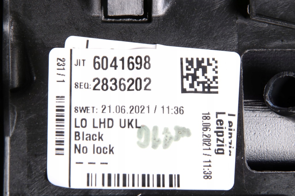 фото №10, Bmw 2' u06 оригінальна панель приладів приладова консоль sensatec czarna 4241 km !!!