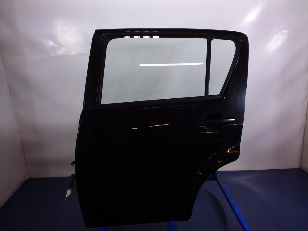 фото №1, Daihatsu sirion ii дверь задняя левая задние