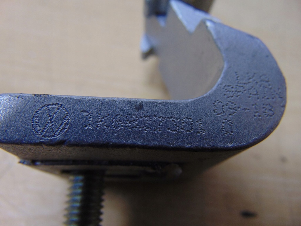 фото №7, Петля кришки задня багажника vw golf v новий