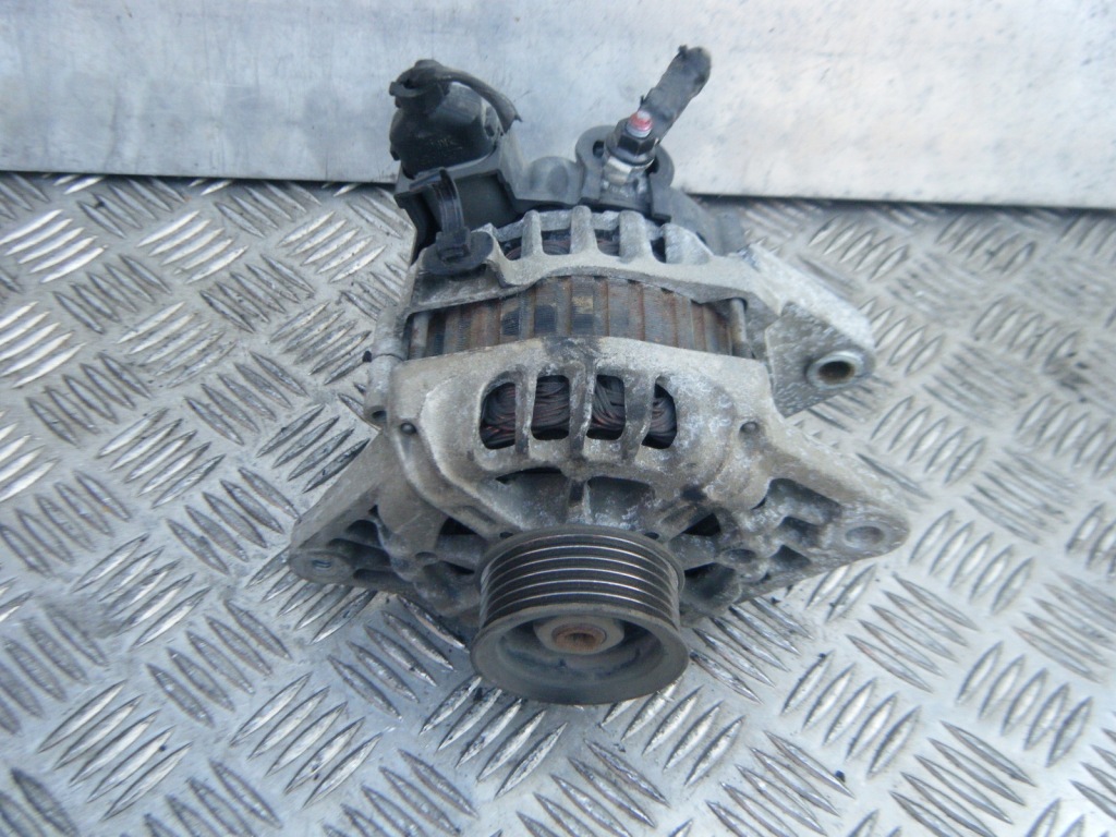 фото №1, Hyundai i30 1.6 1.4 генератор 37300-2b101