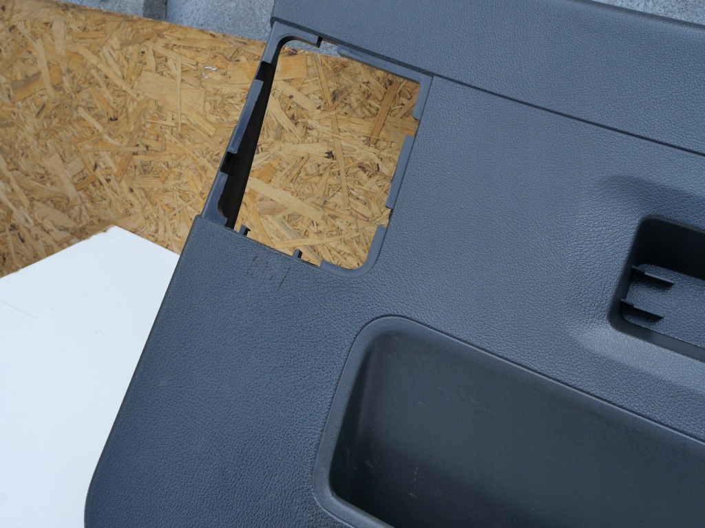 фото №9, Vw touran защита крышки багажника 1t0867601