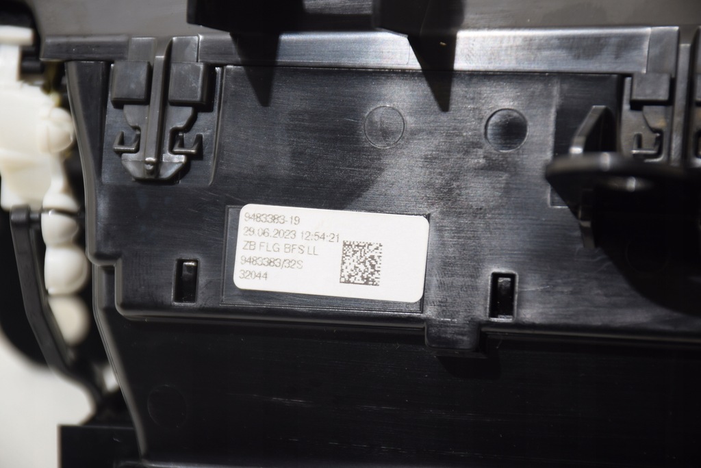 фото №11, Bmw x1 u11 x2 u10 2 u06 правая решётка обдув панели консоли