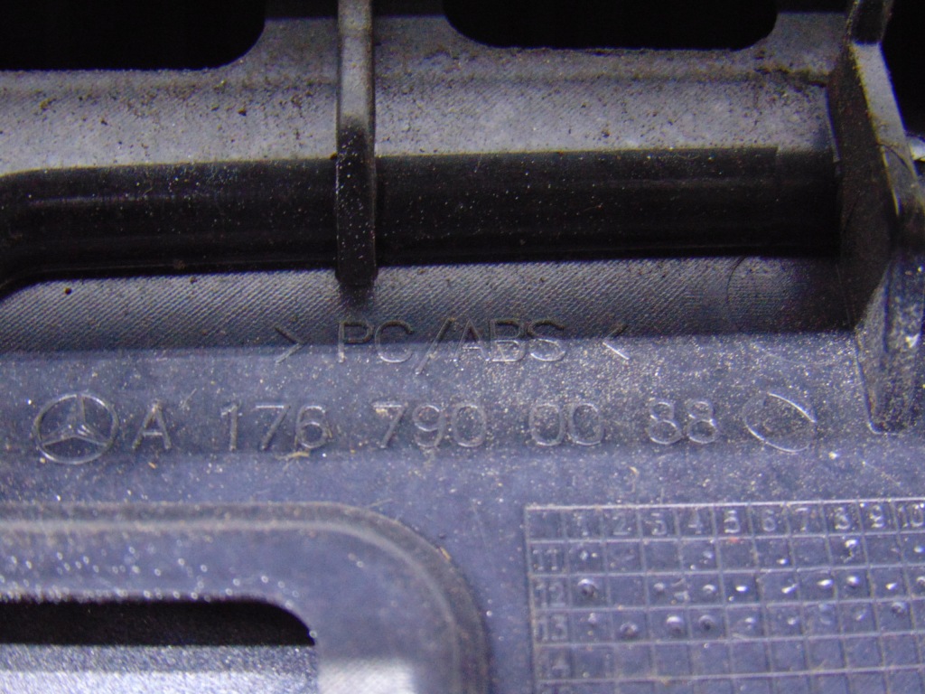 Купити Спойлер спойлер кришки задній багажника білий mercedes w176 a1767900088 lak 761