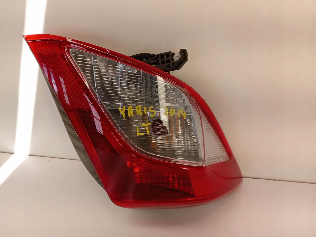 фото №1, Лампа правая задняя toyota yaris iii lift 17-19