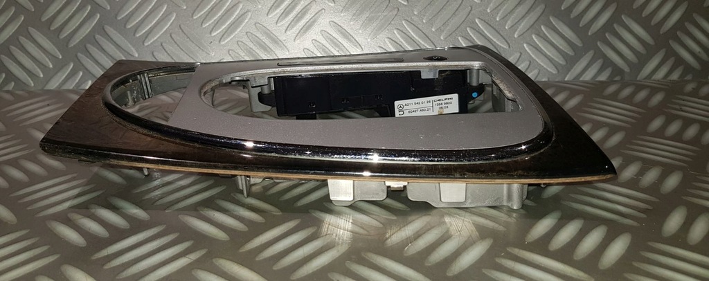 фото №6, Mercedes w211 рамка домкрата передач панель dekor 03r