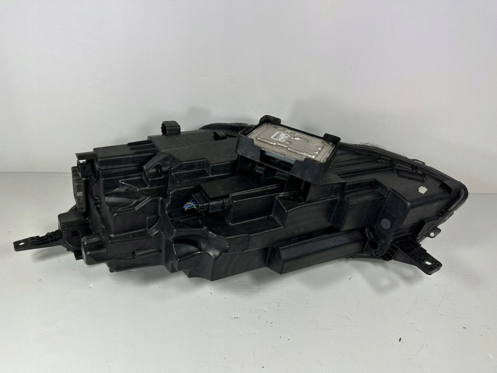 Kuga mk3 st фара full led правий ліва комплект lv4b-13e017-aj lv4b-13e016-aj Ціна