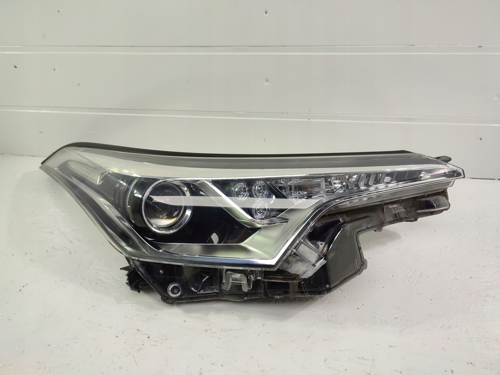 фото №1, Toyota chr ch-r лампа передняя правая с led