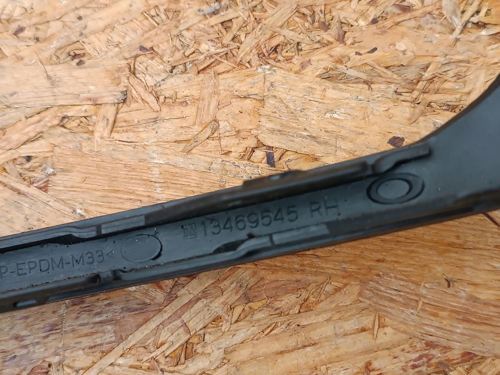 фото №10, Спойлер молдинг бампера лівий + правий перед 13469545 13469544 opel astra v k