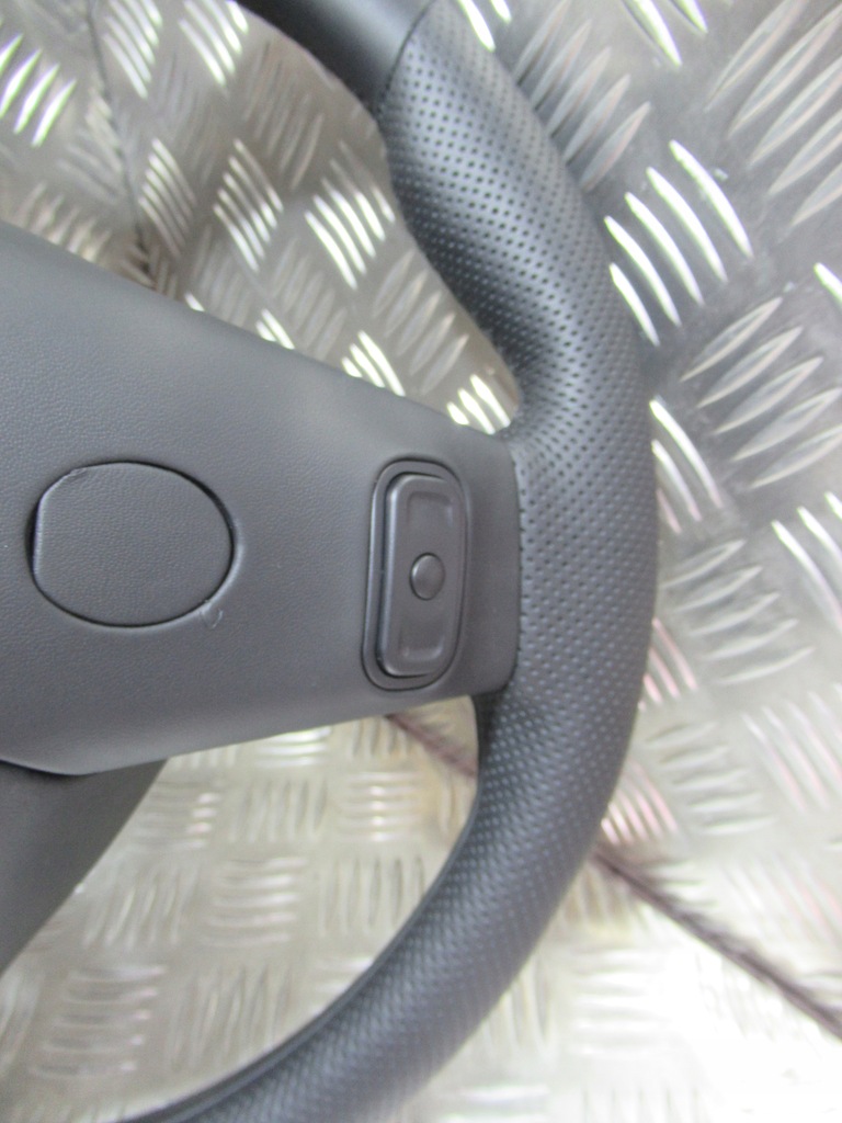 фото №8, Maserati levante повітропровід шкіра k321