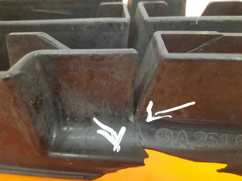 фото №10, Mercedes r-klasa w251 05-14 решітка бампера перед a2518850553