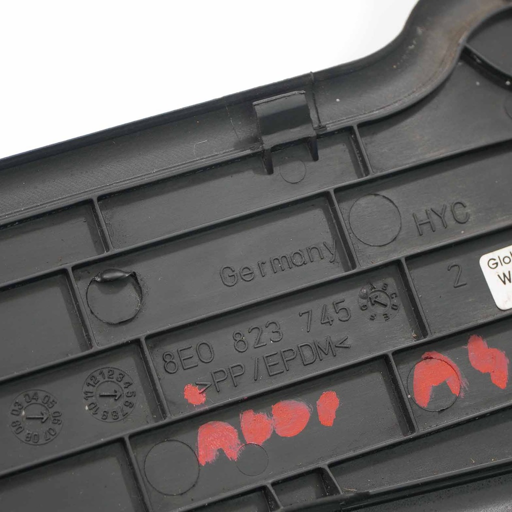 фото №13, Audi a4 b7 заглушка розпилювача ліва 8e0823745