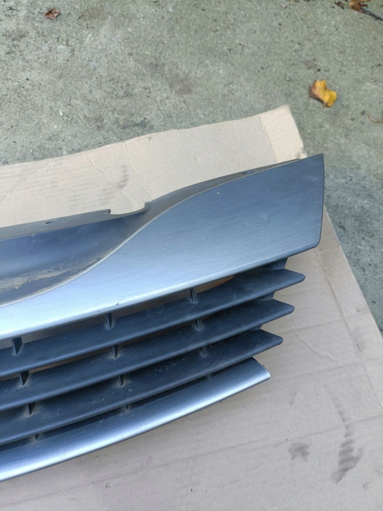 фото №2, 8200012581 решітка радіатора 2002 renault laguna ii