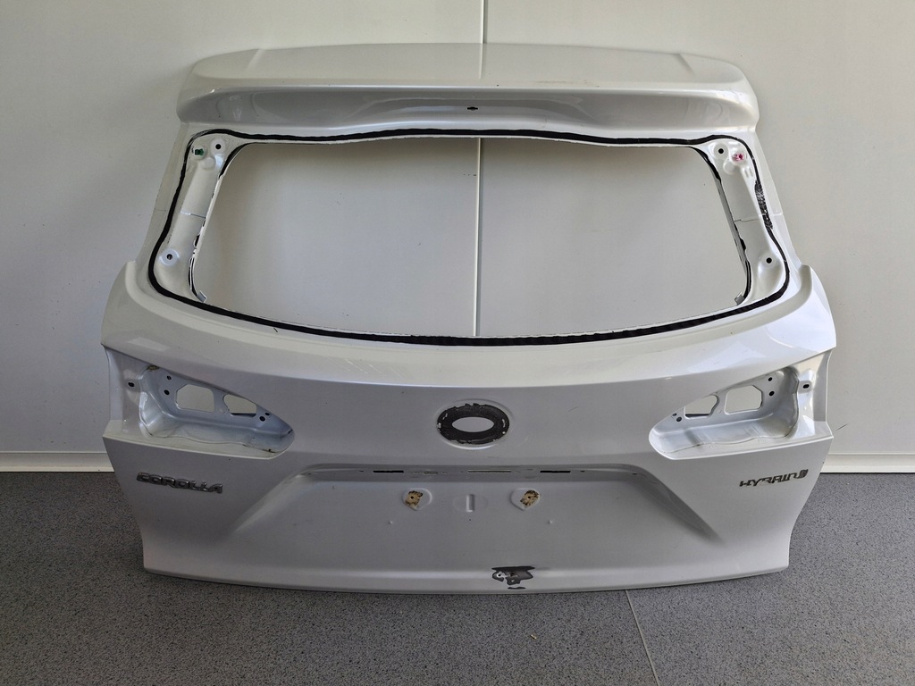 фото №1, Кришка багажника задня toyota corolla cross