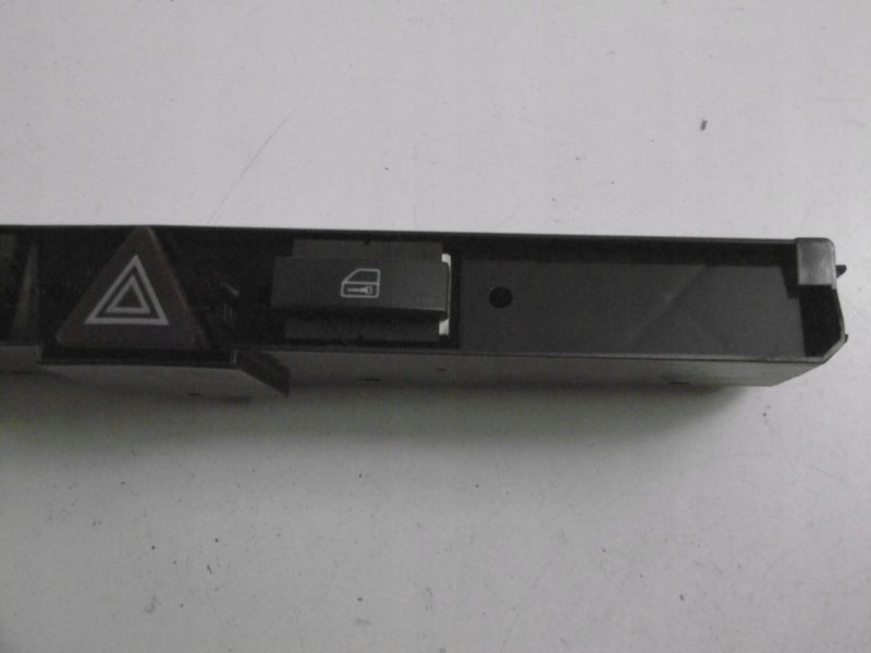 фото №10, Opel astra 3 iii h выключатель света аварийных 13100105 xf gm