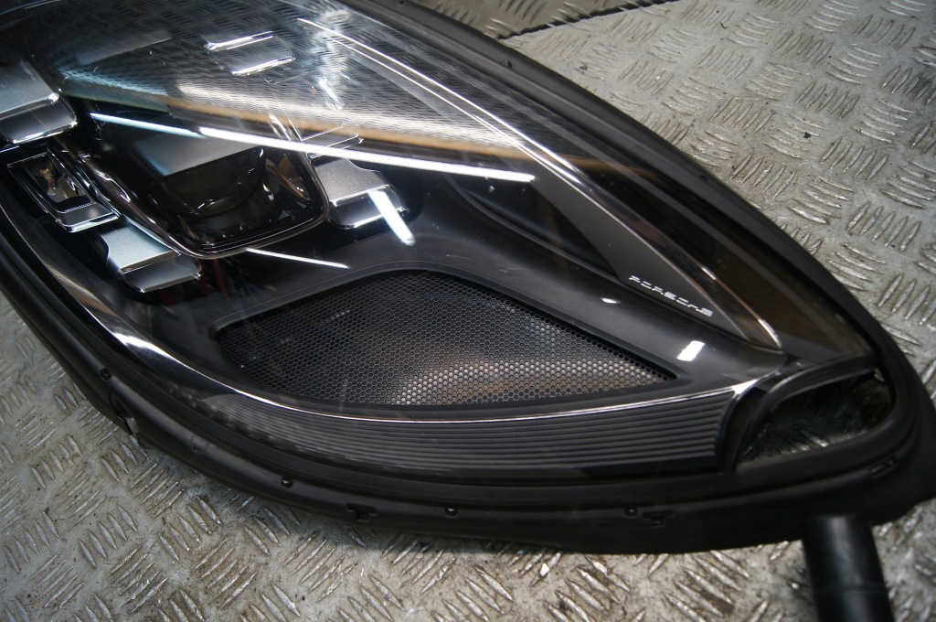 Porsche macan turbo s ліхтарі  перед передні led омивачі Зі Шроту