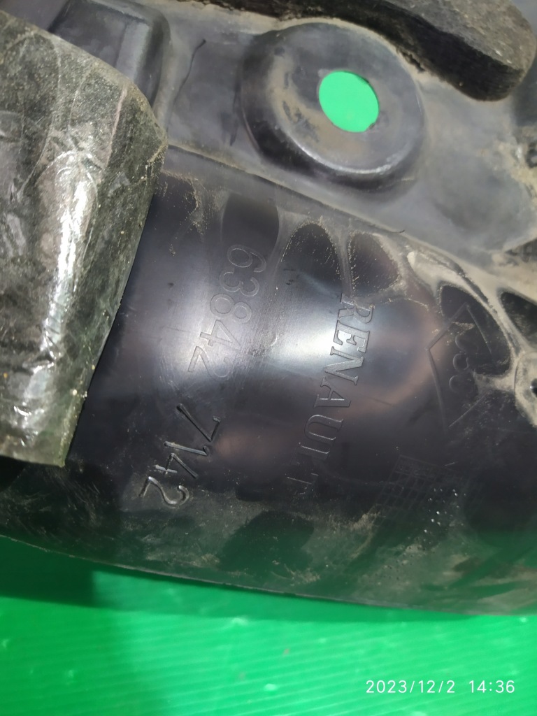 фото №4, Підкрилок правий перед задня частина renault clio iv 4 638427142
