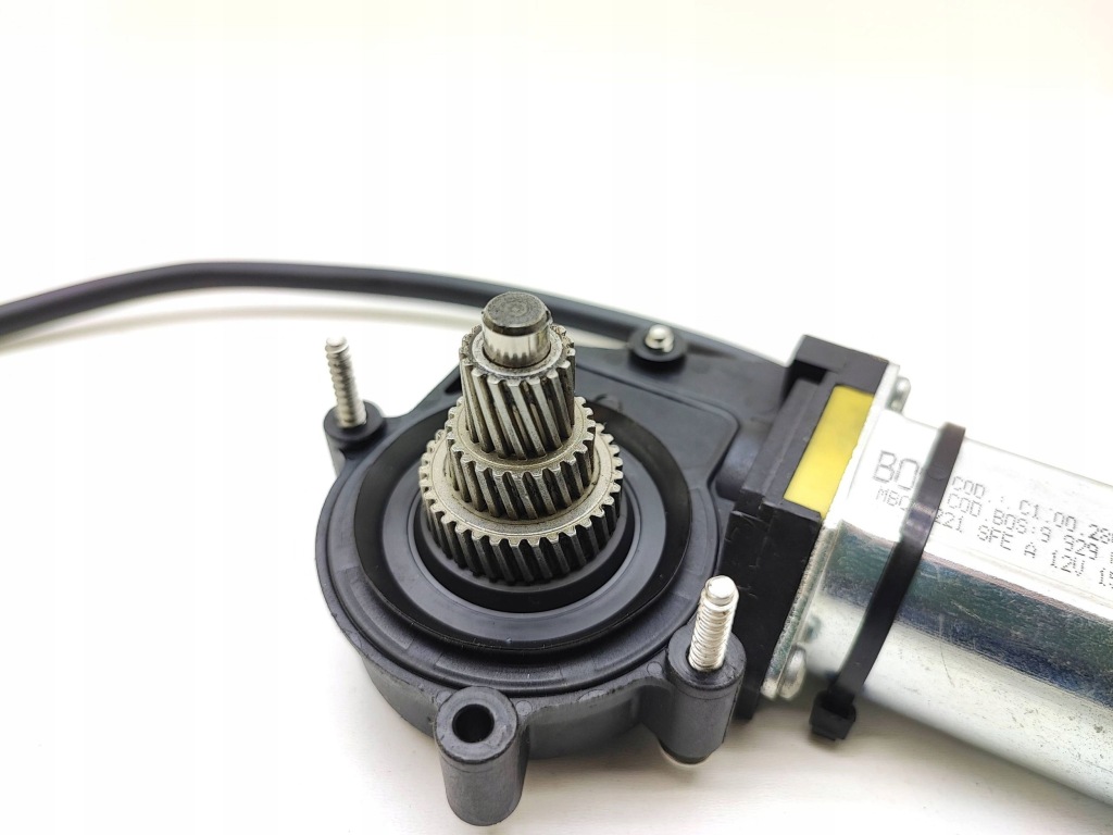 фото №7, Mercedes-benz s w221 2011 моторчик шторки безопасности стекло задний