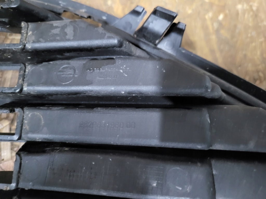 Opel corsa f решітка бампера передній перед Ціна