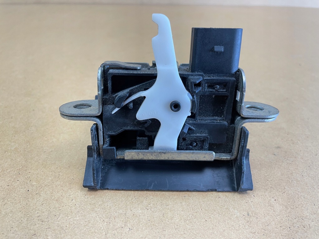 фото №6, Замок крышки задняя seat ibiza iv 4 08-