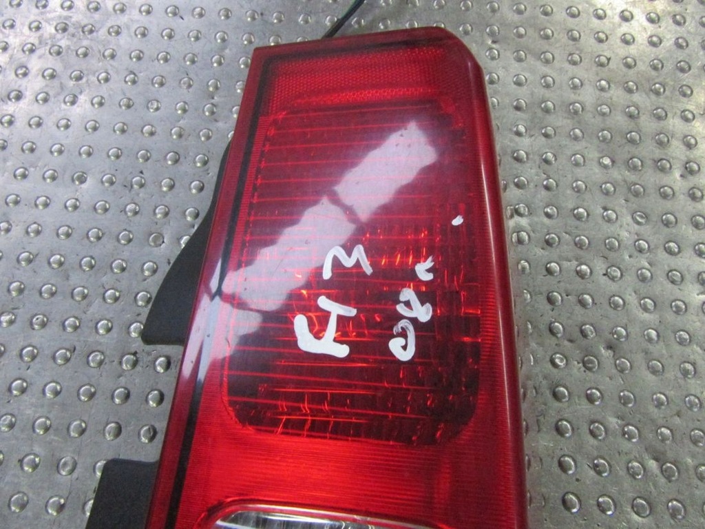 фото №3, Hummer h3 2007 лампа права задня