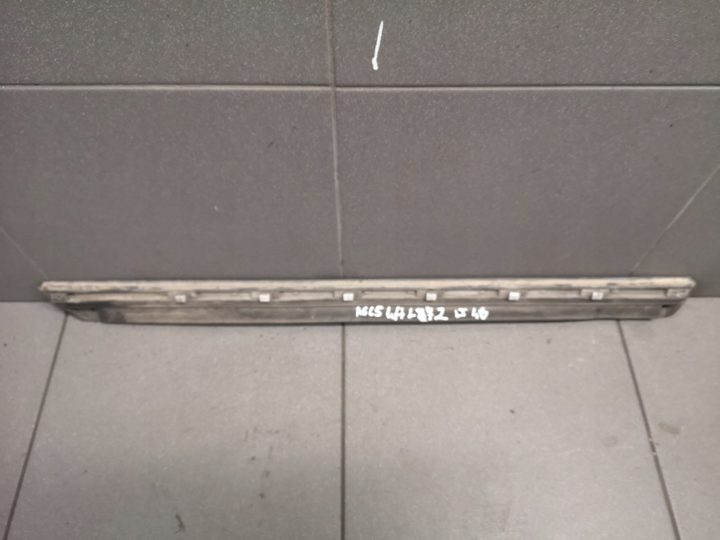 фото №8, Молдинг дверь левый задняя audi a6 c5 lift lx7z