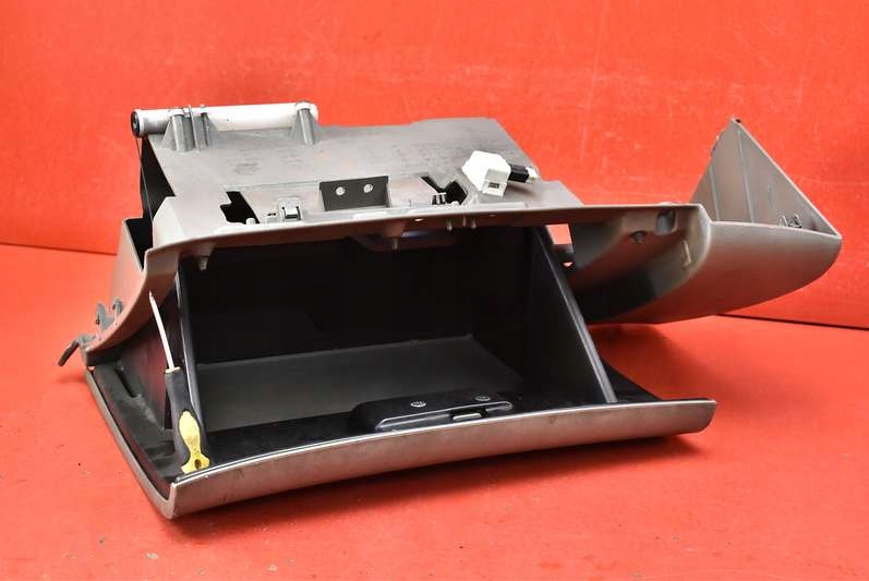 фото №5, Бардачок пассажира eu 681083y100 nissan maxima a33 00-05