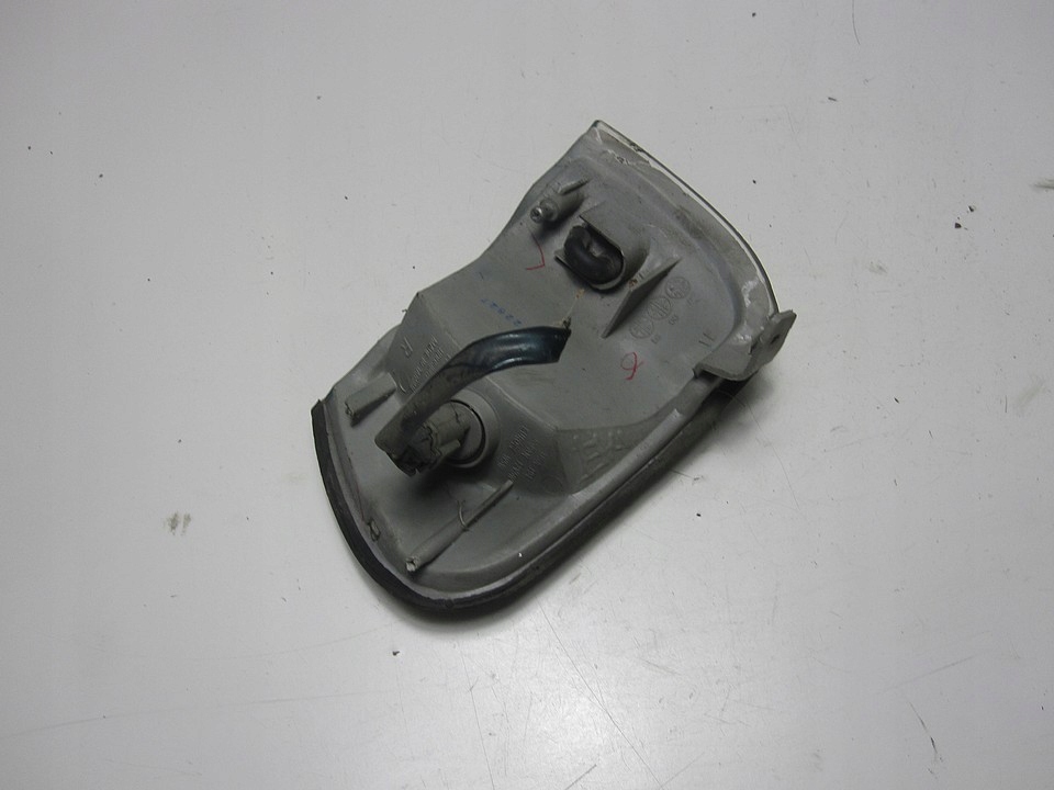 фото №8, Поворотник передний правый subaru impreza 99r