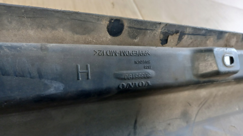 фото №7, Молдинг порог правая 30655190 volvo xc90 02-14r