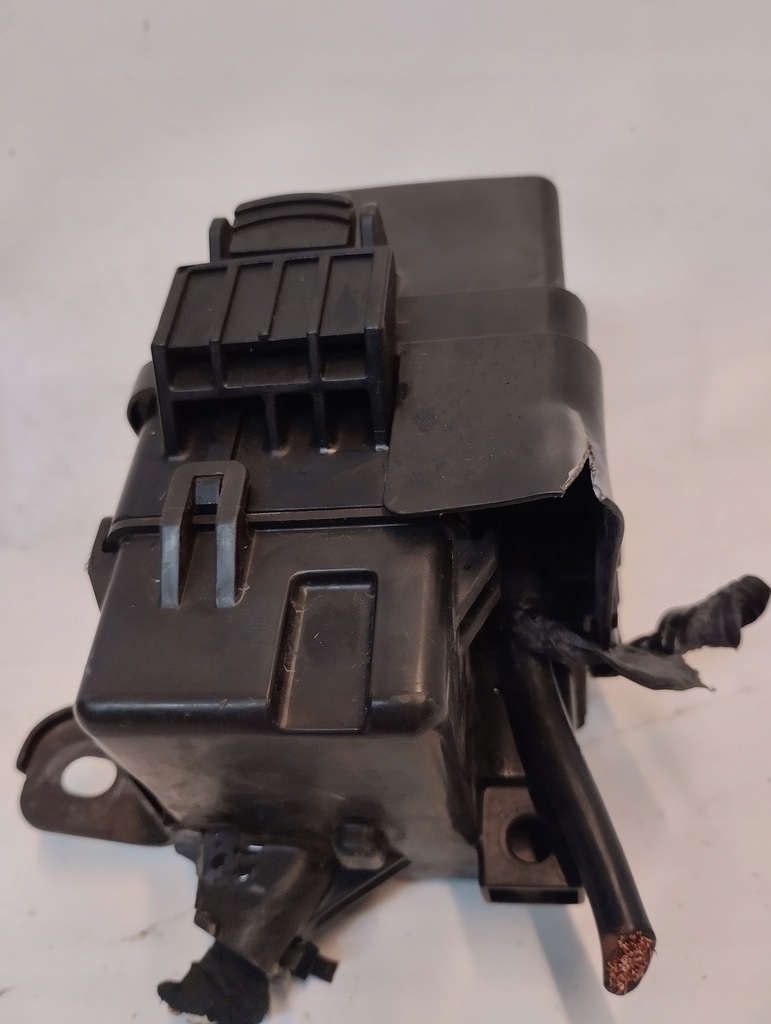 фото №1, Kia stonic коробка корпус запобіжників