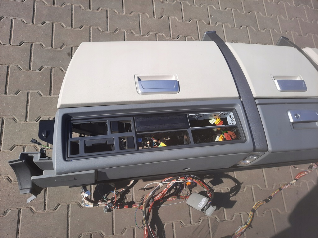 фото №3, Консоль полка верхний renault gama t range