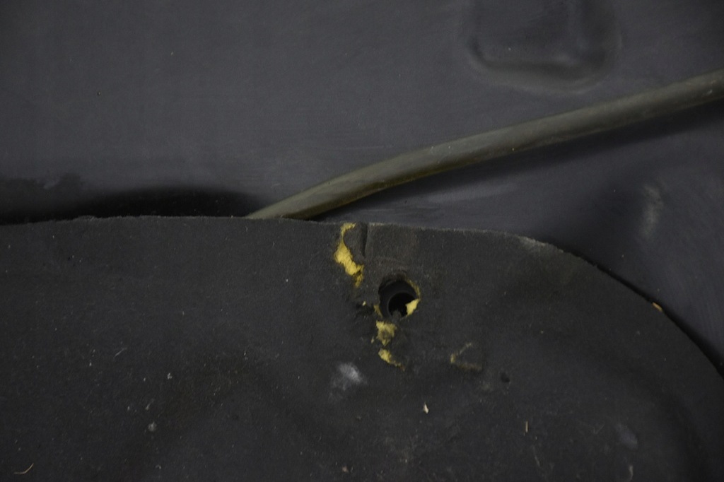 фото №8, Капот крышка двигателя toyota avensis ii t25