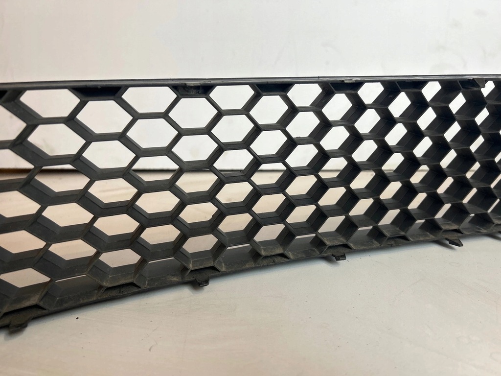 фото №8, Решётка средняя бампера skoda fabia ii rs