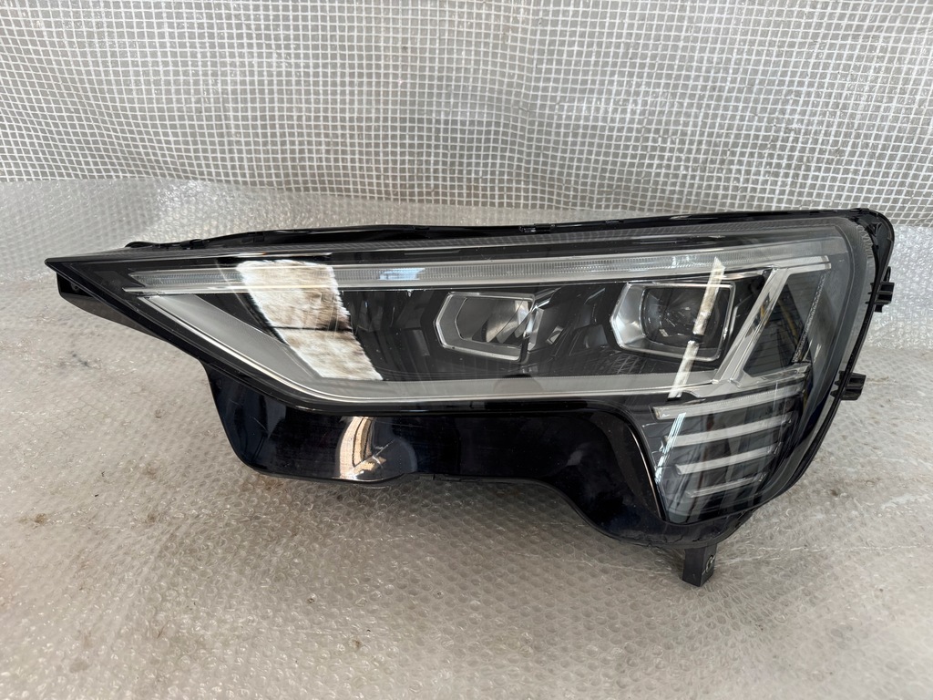 фото №1, Audi etron e-tron 4ke ліва лампа full led