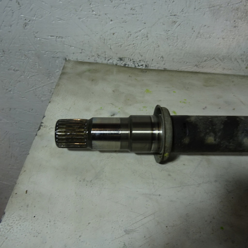 фото №2, Toyota avensis t27 2.0d4d приводной вал правая перед