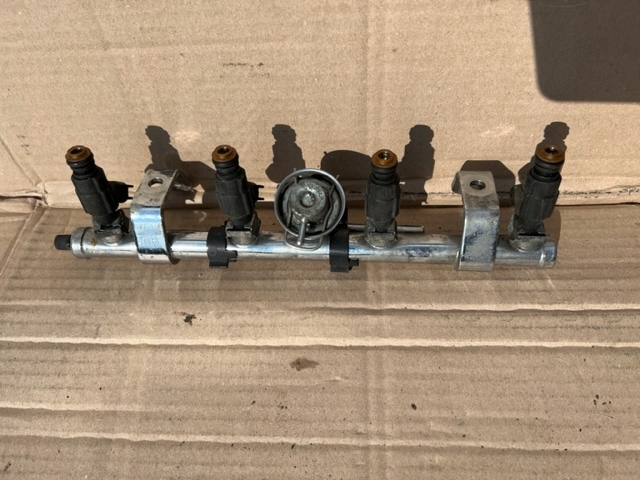 фото №1, Молдинг впрыскная форсунки 0280155991 mini r50 1.6 b