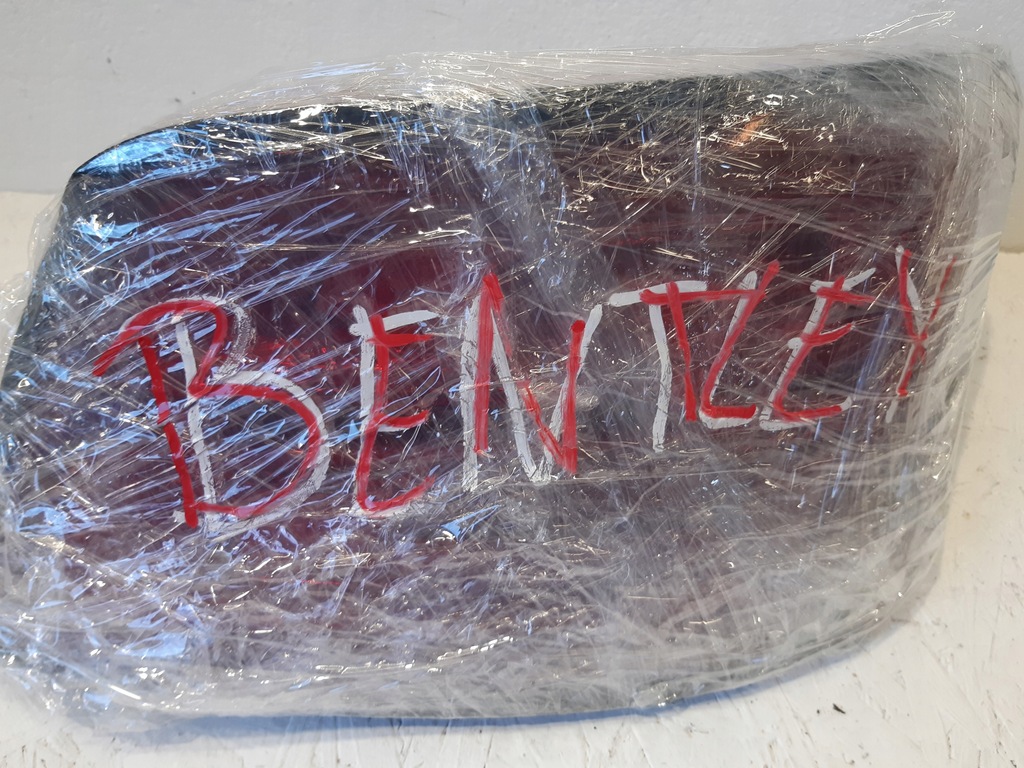 фото №8, Bentley flying spur iii 19- лампа задня права