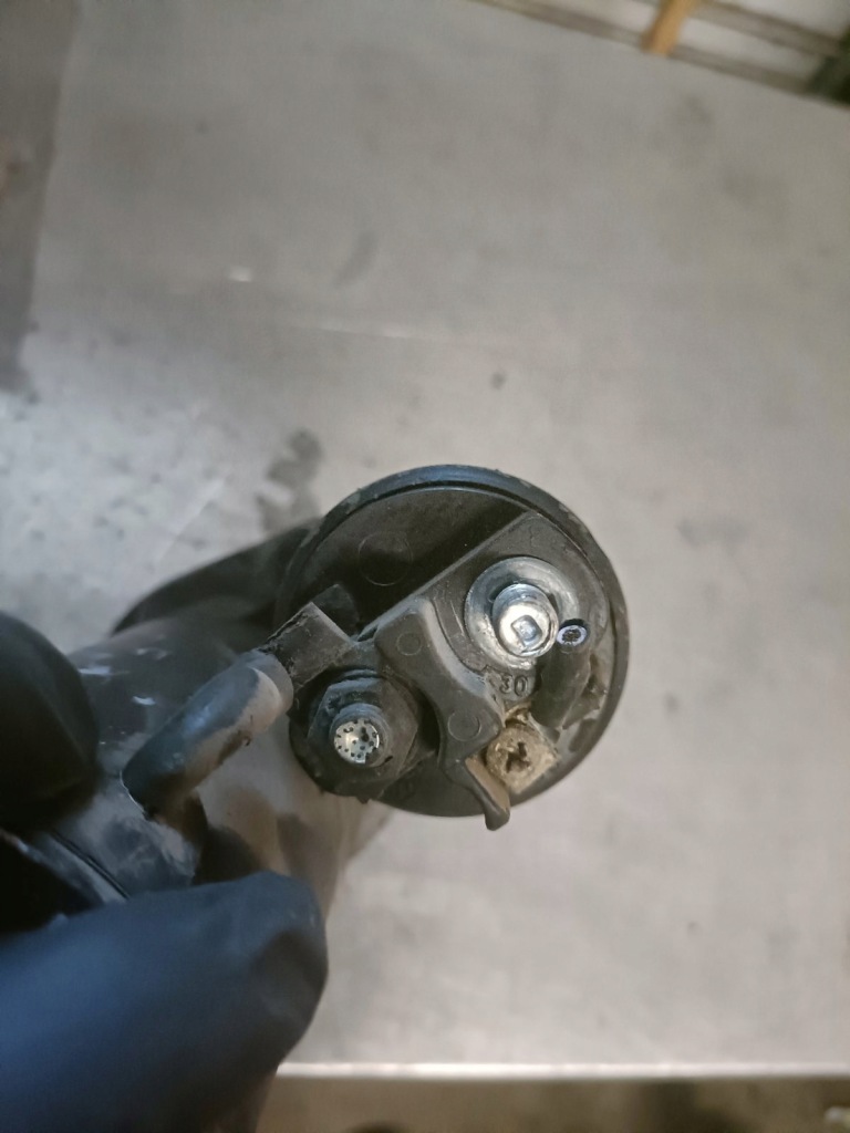 Стартер mercedes w190 0001108003 2.3 Оригинал