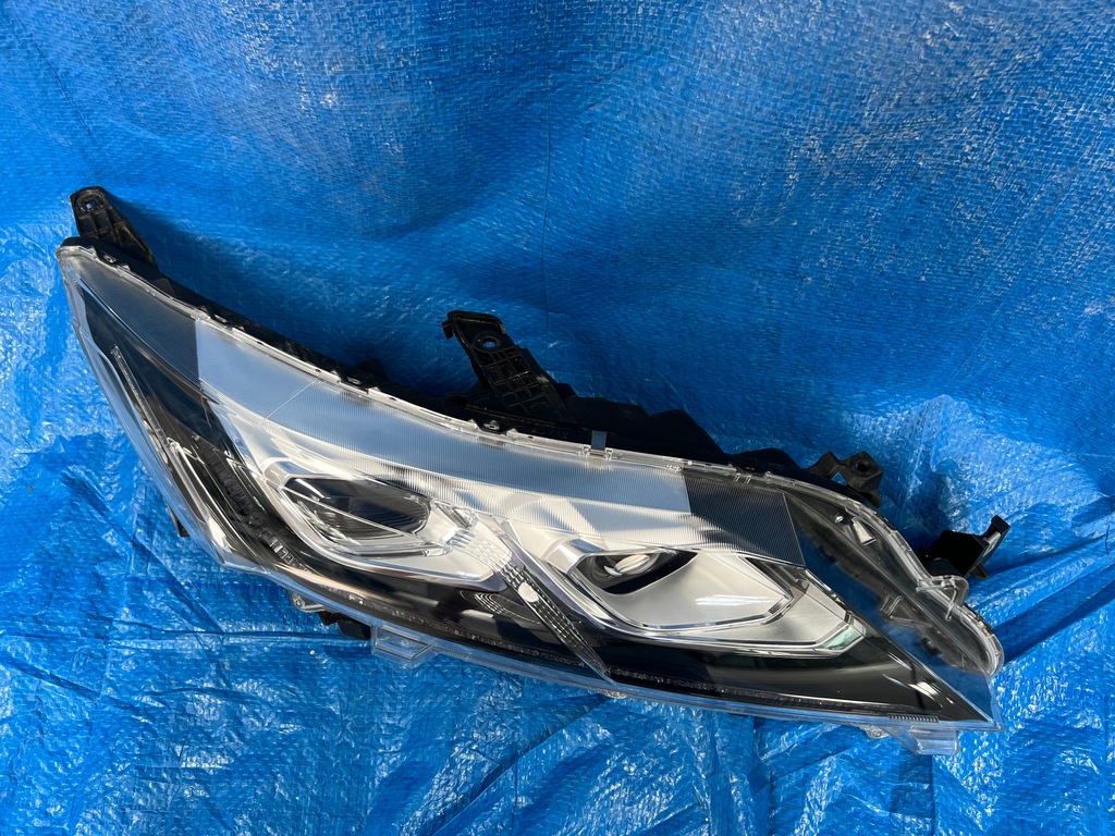 фото №2, Mitsubishi eclipse cross правая лампа full led