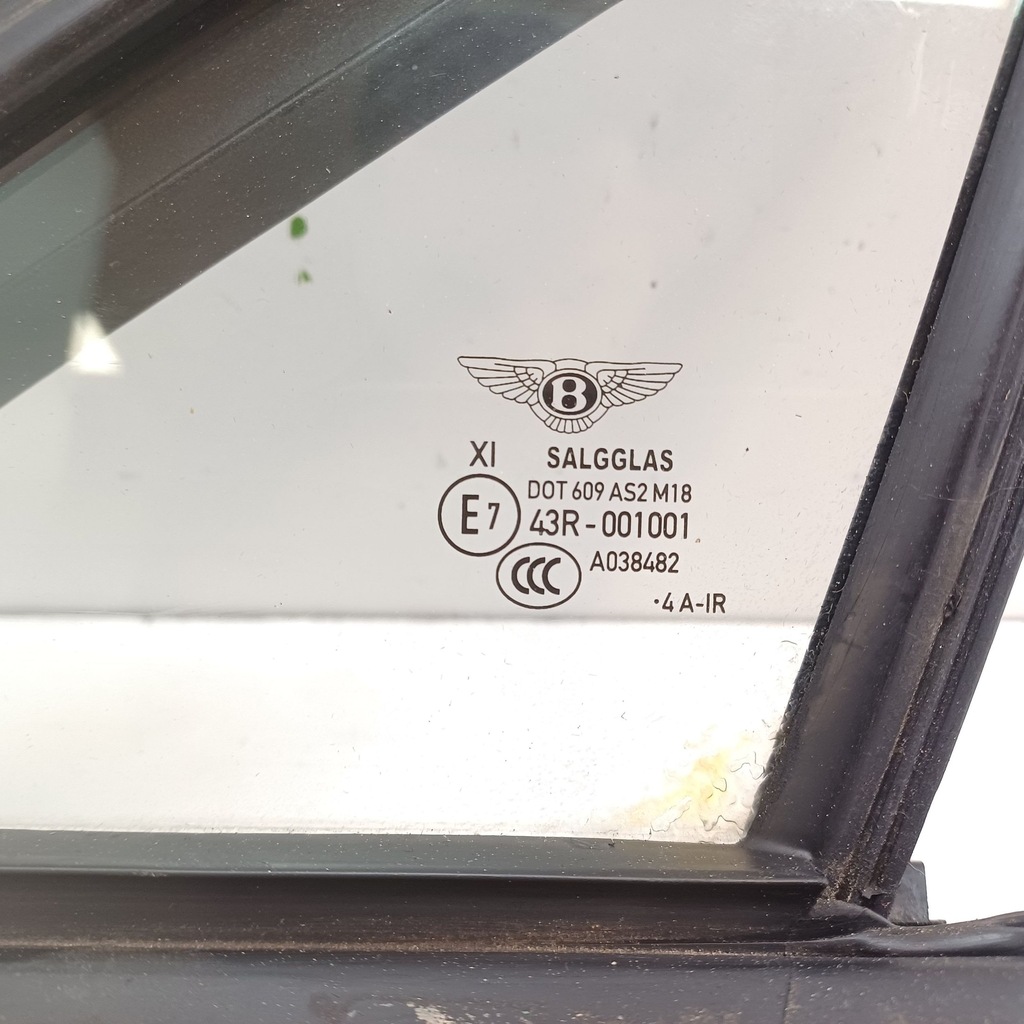 фото №10, 2015 bentley flying spur стекло треугольное 4w0837439