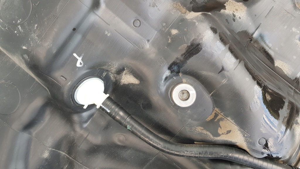 Купить Бак насос топлива bmw 7 g11 3.0 d